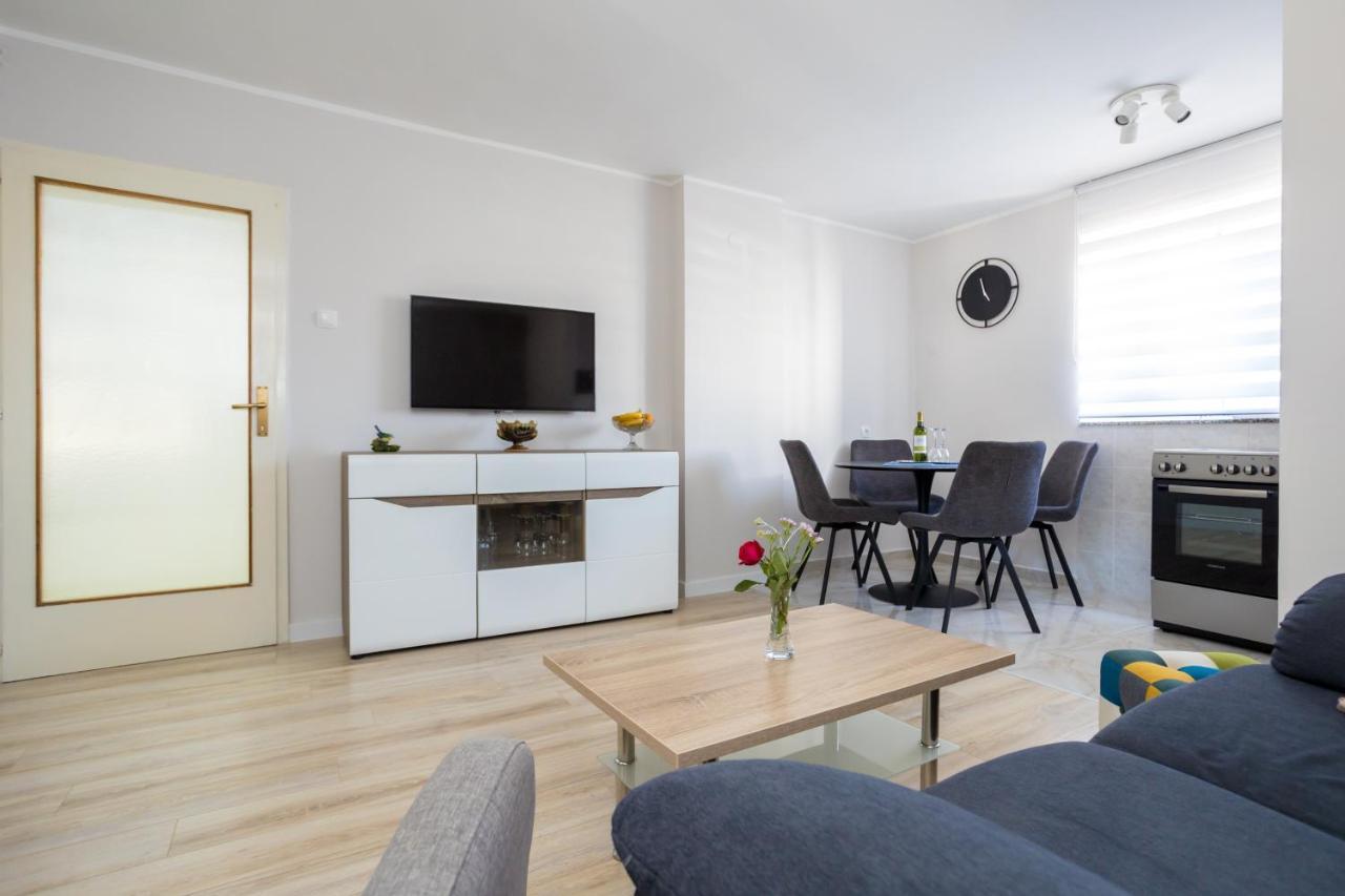Apartman Marija Apartment Njivice Luaran gambar